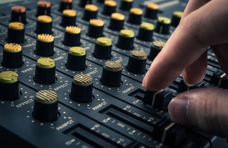 なるべく費用を抑えてレコーディングしたい方に最適 | 東京の音響サービスならMás Audio Sound